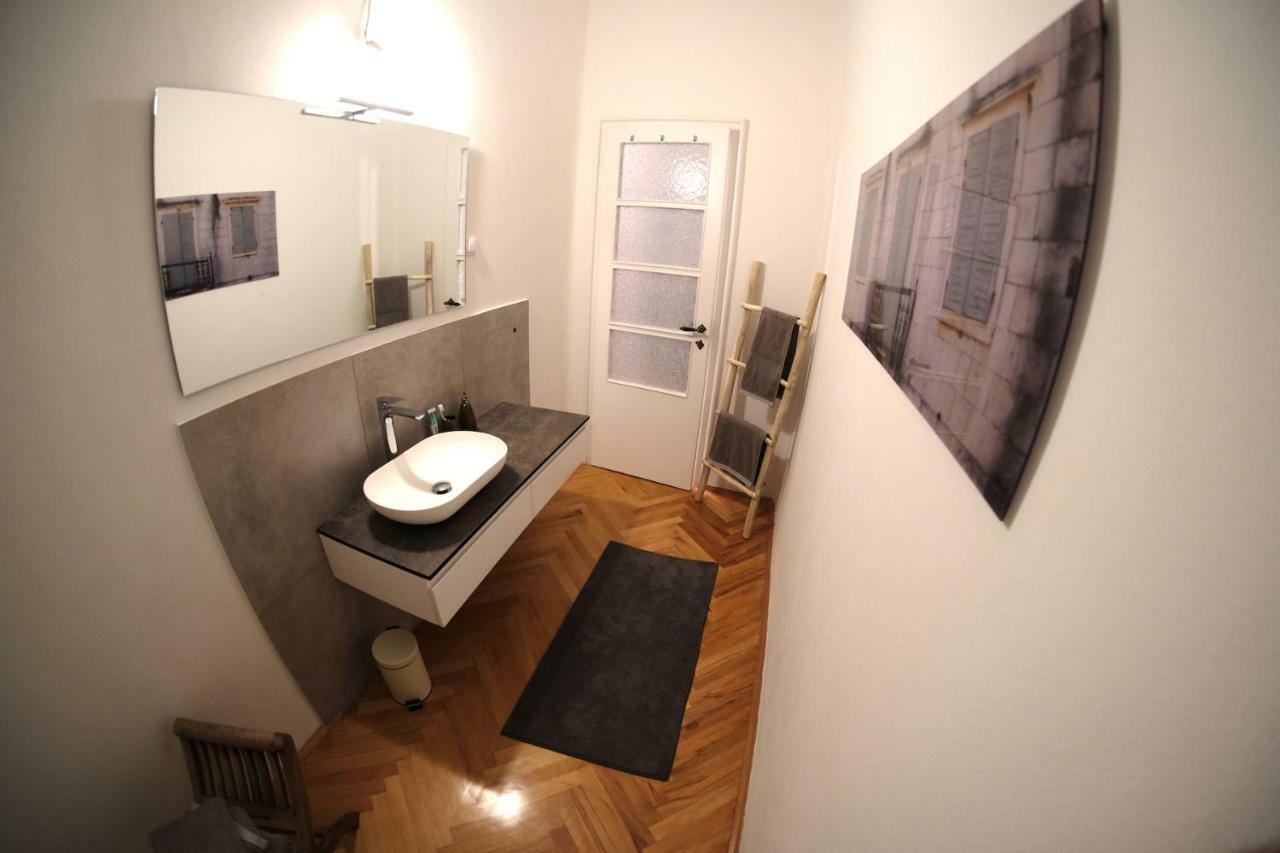 Luxury Old Town Apartment Pula Zewnętrze zdjęcie