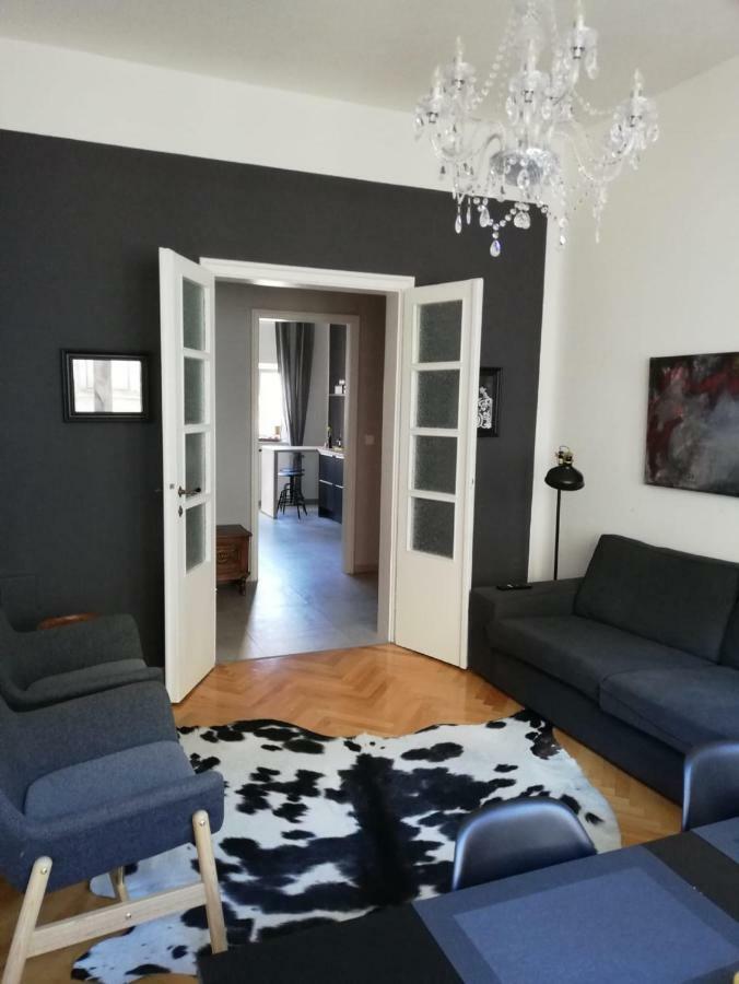 Luxury Old Town Apartment Pula Zewnętrze zdjęcie
